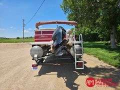 2014  Sun Tracker  Party Barge 20DLX  Pontoon - 20FT