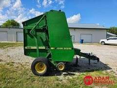 John Deere  535  Baler