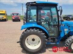 LS  XR4046  MFWD Utility Tractor w/Loader