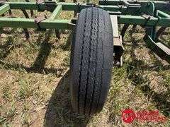 John Deere  Spring Tooth Chisel Plow
