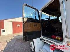 1996  Freightliner  FLD 120  Semi Truck