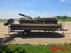 2014  Sun Tracker  Party Barge 20DLX  Pontoon - 20FT