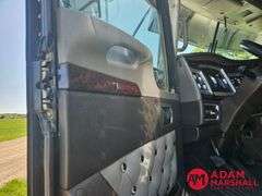 2022  Kenworth  W900  Semi Truck