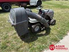 Craftsman  LT2000  Riding Lawn Mower - 42IN