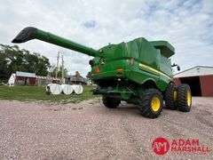 2014  John Deere  S670  Combine