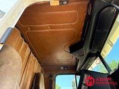 1996  Freightliner  FLD 120  Semi Truck