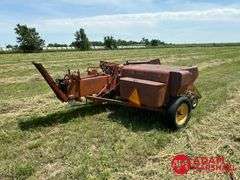 New Holland  268  Square Baler