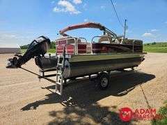 2014  Sun Tracker  Party Barge 20DLX  Pontoon - 20FT