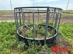 Behlen  MFG  Haysmart Bale Feeder