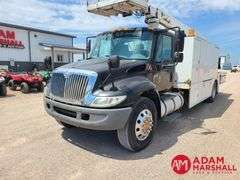 2006  International  4400  Boom Bucket Truck