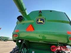 2017 John Deere S680 Combine