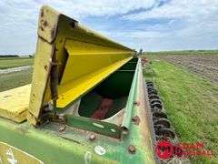 John Deere  8300  Grain Drill - 13FT
