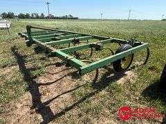 John Deere  1600  Chisel Plow - 16FT