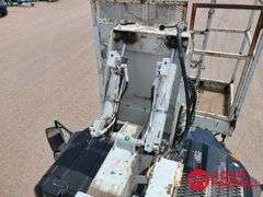 2006  International  4400  Boom Bucket Truck