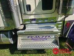 2022  Kenworth  W900  Semi Truck