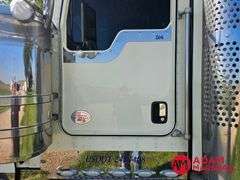 2022  Kenworth  W900  Semi Truck