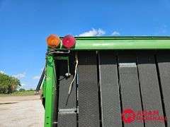 John Deere  535  Baler