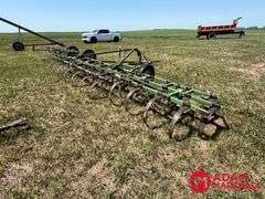 John Deere  Spring Tooth Chisel Plow