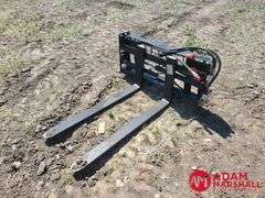 Unused 2024 AGROTK 48IN Pallet Forks w/ Hydraulic Adjustment