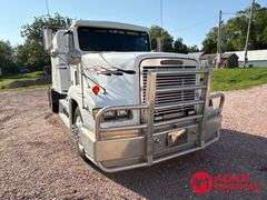 1996  Freightliner  FLD 120  Semi Truck