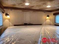 2013  Shadow   4 Horse Trailer w/ Living Quarters   - 42FT