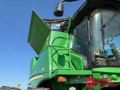 2017 John Deere S680 Combine