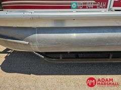 2014  Sun Tracker  Party Barge 20DLX  Pontoon - 20FT