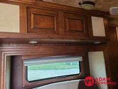 2013  Shadow   4 Horse Trailer w/ Living Quarters   - 42FT