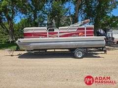 2014  Sun Tracker  Party Barge 20DLX  Pontoon - 20FT