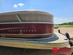 2014  Sun Tracker  Party Barge 20DLX  Pontoon - 20FT