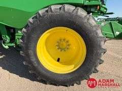 2017 John Deere S680 Combine