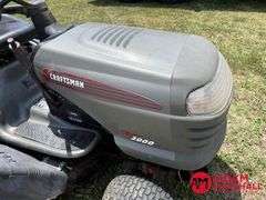 Craftsman  LT2000  Riding Lawn Mower - 42IN
