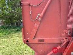 New Holland  660  Round Baler
