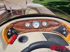 2014  Sun Tracker  Party Barge 20DLX  Pontoon - 20FT