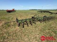 John Deere  Spring Tooth Chisel Plow
