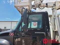 2006  International  4400  Boom Bucket Truck