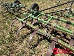 John Deere  Spring Tooth Chisel Plow