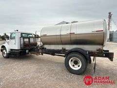 1999  International  4900  Liquid Tender Truck
