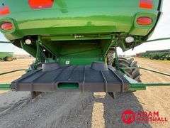 2017 John Deere S680 Combine