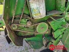 John Deere  535  Baler