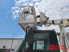 2006  International  4400  Boom Bucket Truck