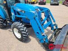LS  XR4046  MFWD Utility Tractor w/Loader
