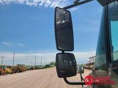 2006  International  4400  Boom Bucket Truck