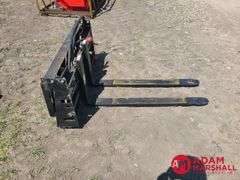 Unused 2024 AGROTK 48IN Pallet Forks w/ Hydraulic Adjustment