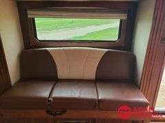 2013  Shadow   4 Horse Trailer w/ Living Quarters   - 42FT