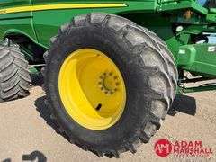 2017 John Deere S680 Combine