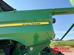 2017 John Deere S680 Combine