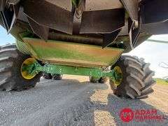 2017 John Deere S680 Combine