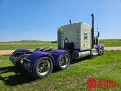 2022  Kenworth  W900  Semi Truck
