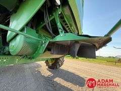 2017 John Deere S680 Combine